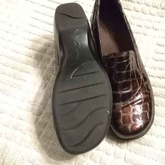 Clark's shoes  - Picture 3 of 7